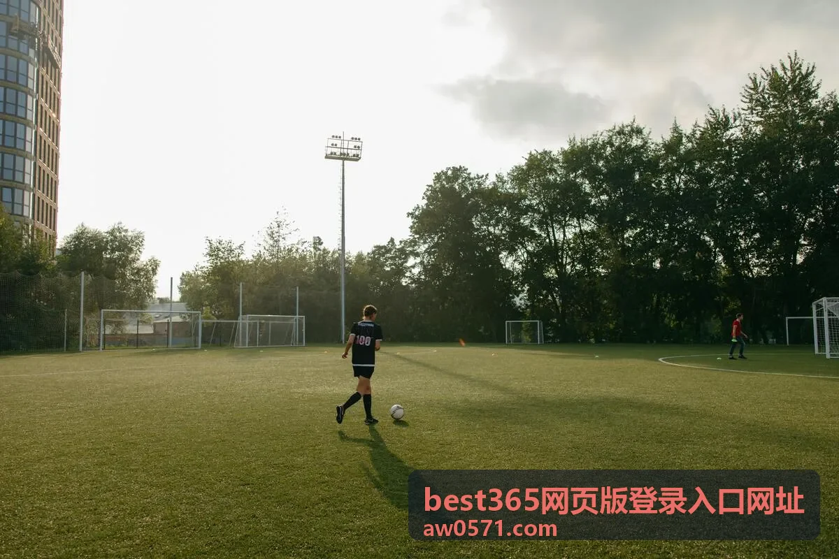 手机横屏后 best365网页版登录入口网址页面按钮位置变化示意